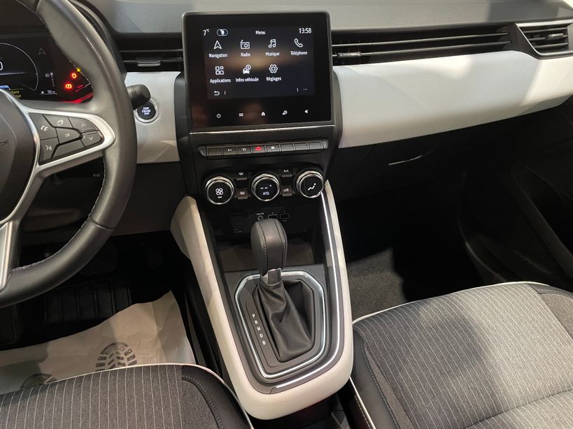 RENAULT CLIO V 2023 - Photo n°15