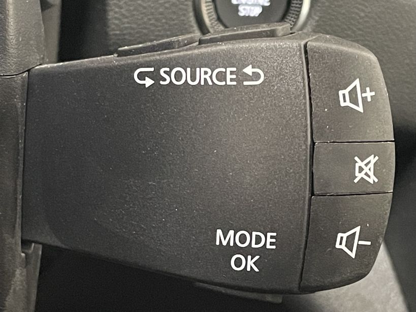 RENAULT MEGANE IV BERLINE 2023 - Photo n°17