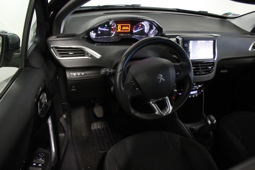 PEUGEOT 208 2015 - Photo n°10