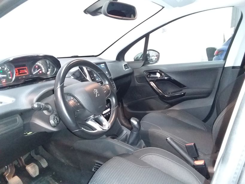 PEUGEOT 208 2018 - Photo n°7