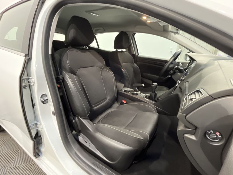 RENAULT MEGANE IV BERLINE BUSINESS 2019 - Photo n°43