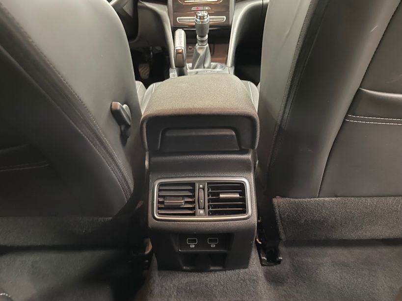 RENAULT MEGANE IV BERLINE 2021 - Photo n°29