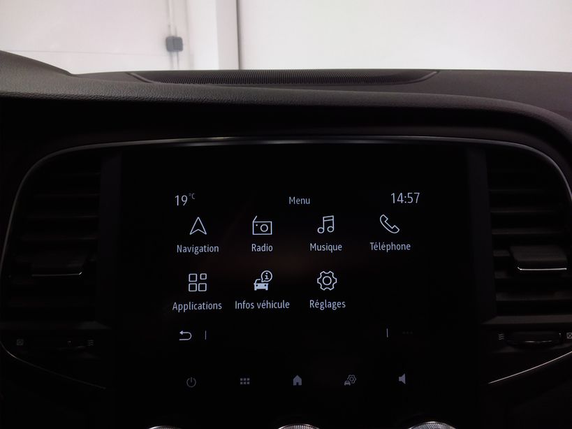 RENAULT MEGANE IV BERLINE 2021 - Photo n°16