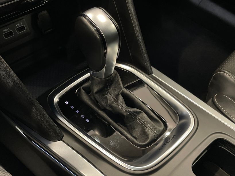 RENAULT MEGANE IV BERLINE 2021 - Photo n°19