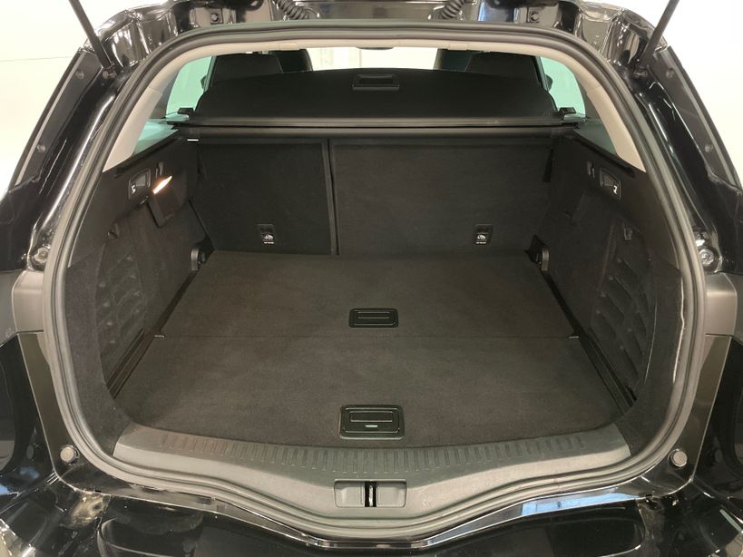 RENAULT MEGANE IV ESTATE 2022 - Photo n°10