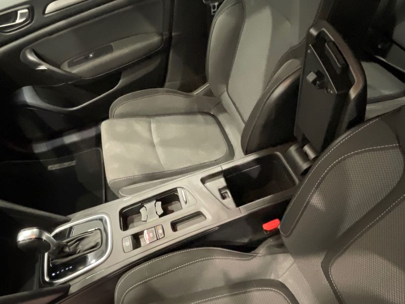 RENAULT MEGANE IV BERLINE 2023 - Photo n°22