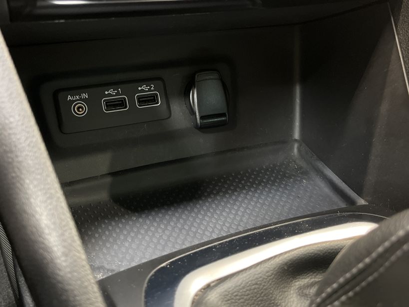 RENAULT MEGANE IV BERLINE 2021 - Photo n°17