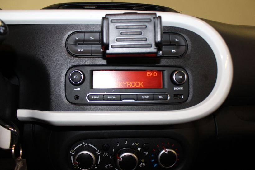 RENAULT TWINGO III 2019 - Photo n°17