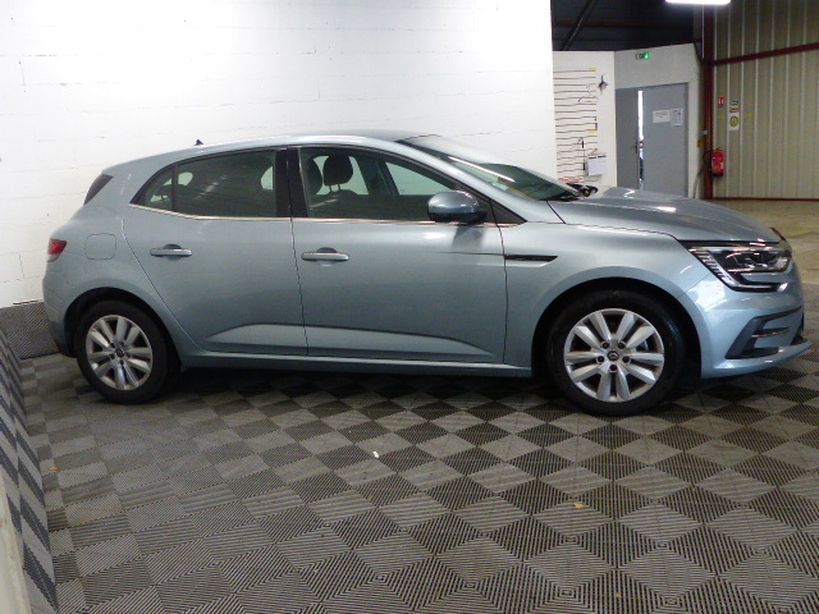 RENAULT MEGANE IV BERLINE 2021 - Photo n°12