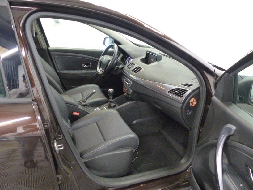 RENAULT MEGANE III ESTATE BUSINESS 2015 - Photo n°6