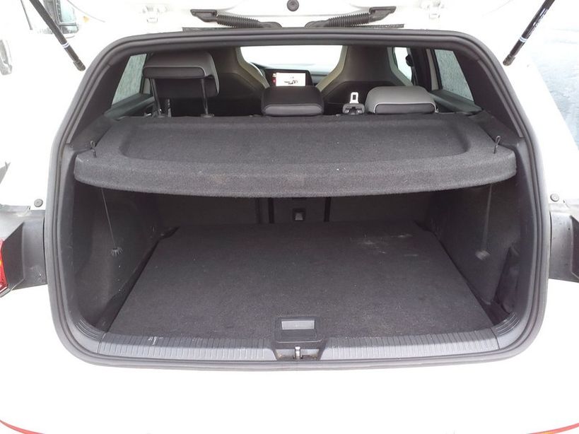 VOLKSWAGEN GOLF 2023 - Photo n°8