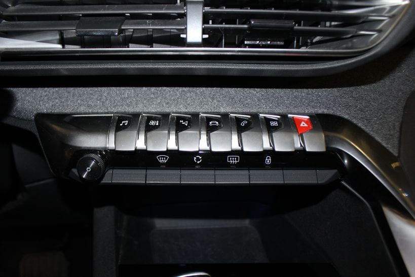 PEUGEOT 3008 2019 - Photo n°15