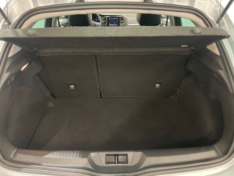 RENAULT MEGANE IV BERLINE 2023 - Photo n°10