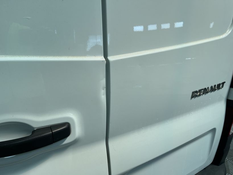RENAULT TRAFIC FOURGON 2019 - Photo n°12
