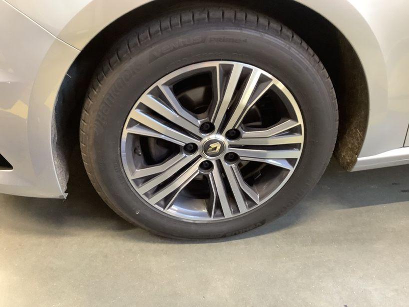 RENAULT MEGANE IV ESTATE 2021 - Photo n°10
