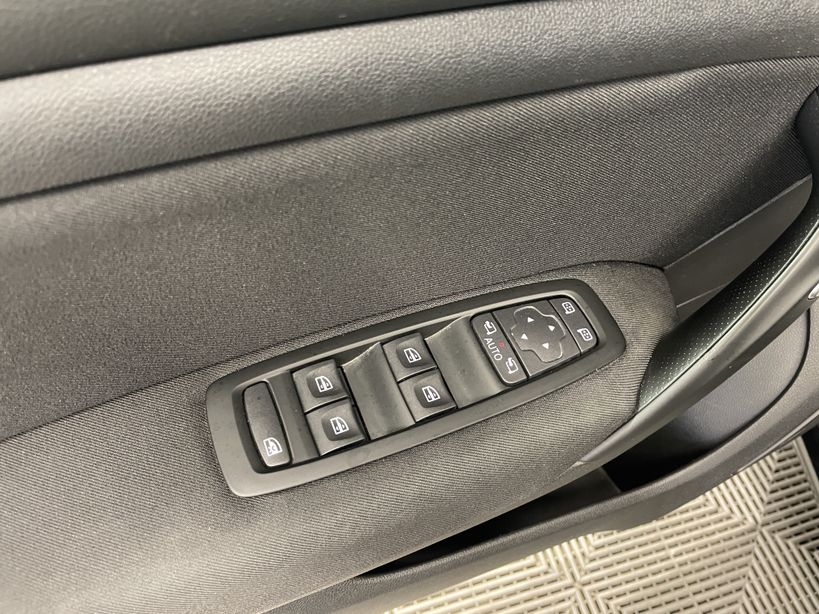 RENAULT MEGANE IV BERLINE 2022 - Photo n°23