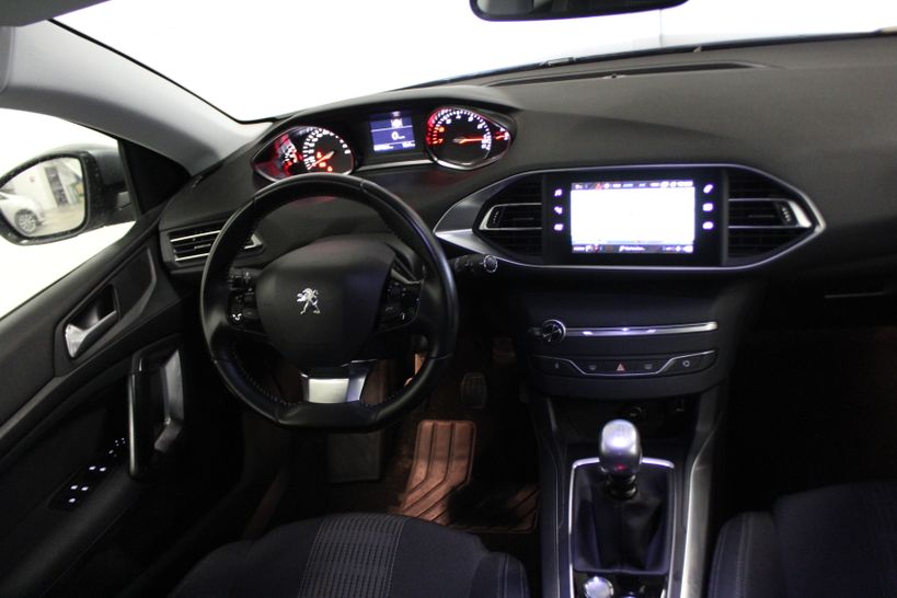 PEUGEOT 308 2019 - Photo n°8