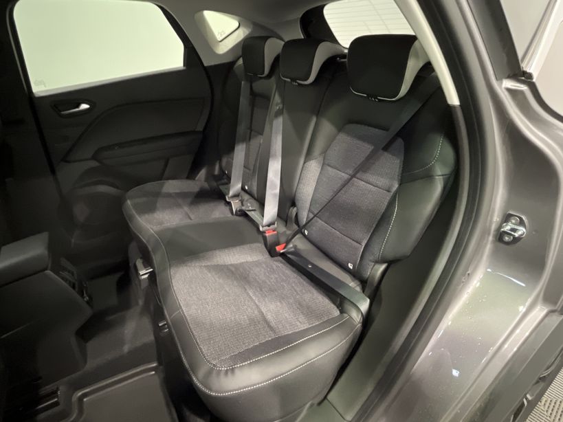 RENAULT CAPTUR 2023 - Photo n°9