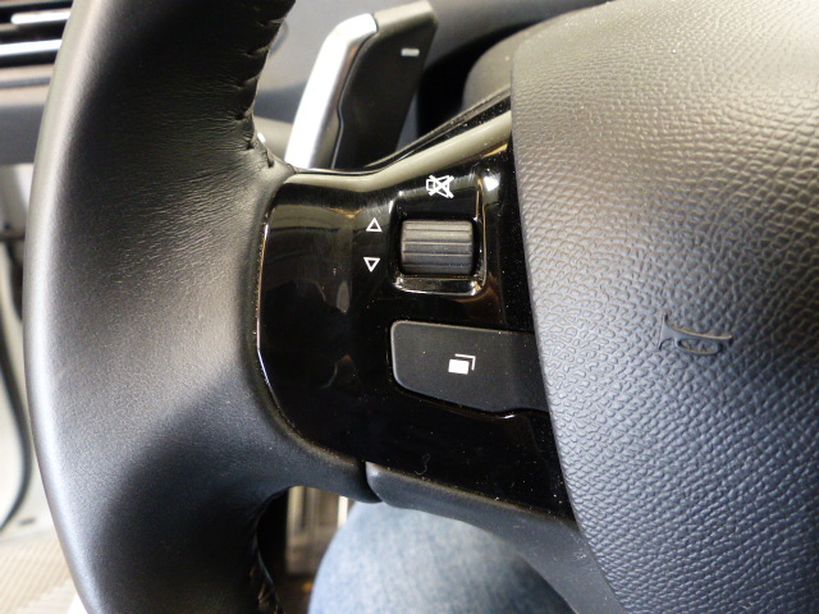 PEUGEOT 308 2020 - Photo n°12
