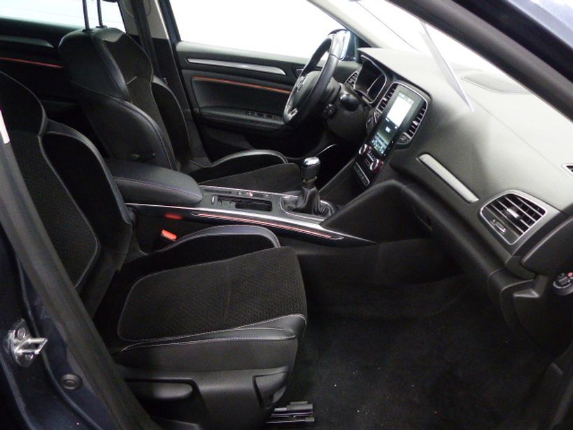 RENAULT MEGANE IV ESTATE 2018 - Photo n°6