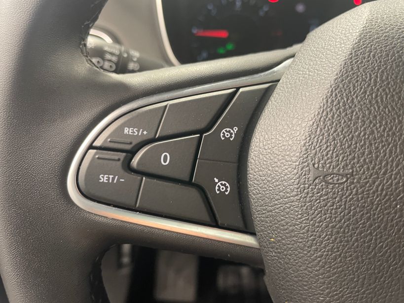 RENAULT MEGANE IV BERLINE 2021 - Photo n°12
