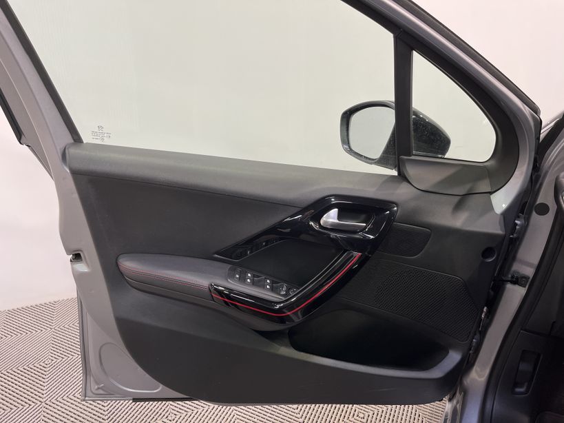 PEUGEOT 208 2019 - Photo n°31