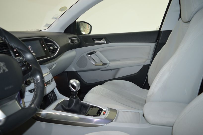 PEUGEOT 308 SW 2014 - Photo n°21