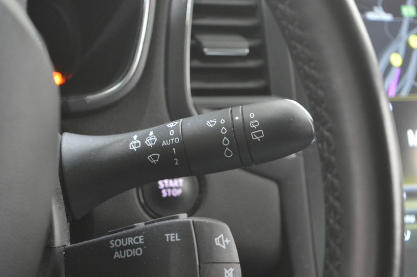 RENAULT MEGANE IV BERLINE 2019 - Photo n°30