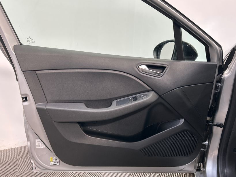 RENAULT CLIO V 2023 - Photo n°29