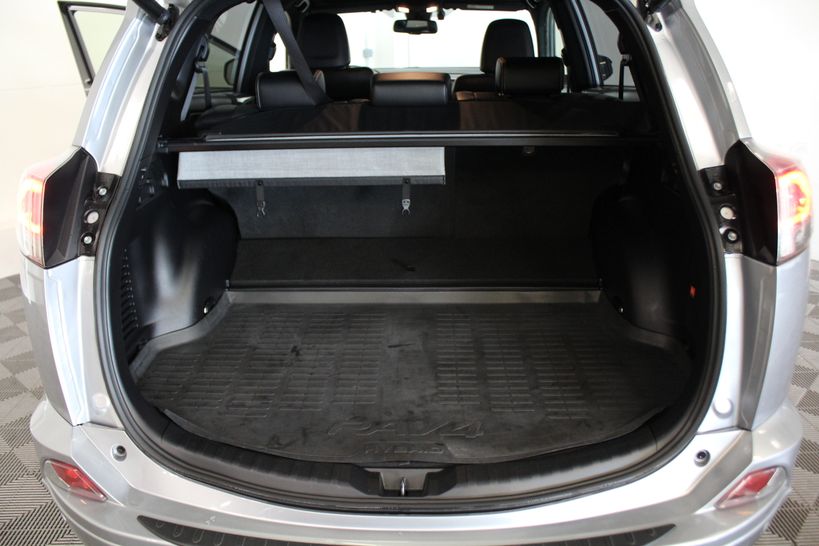 TOYOTA RAV4 HYBRIDE 2018 - Photo n°13