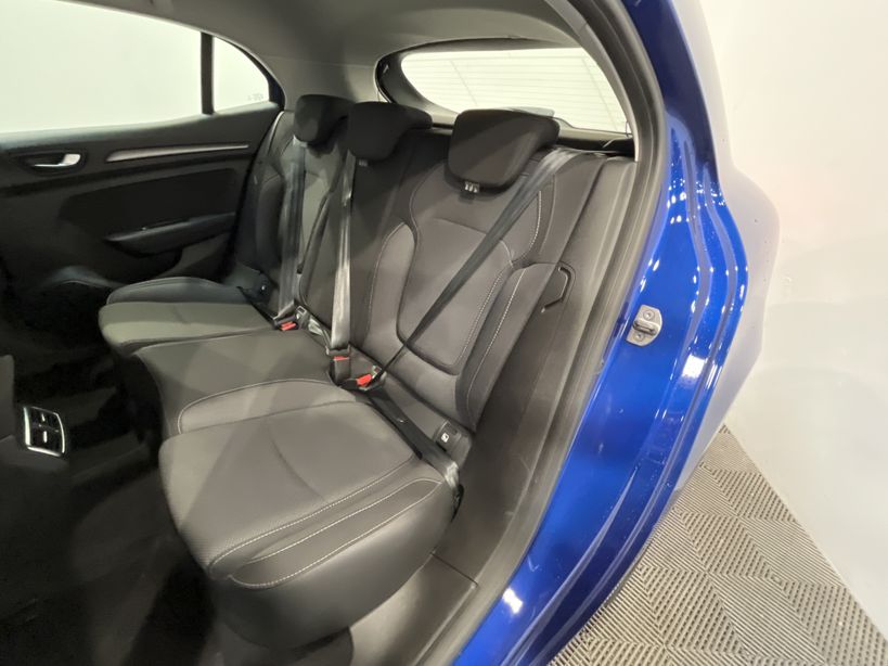 RENAULT MEGANE IV BERLINE 2023 - Photo n°10