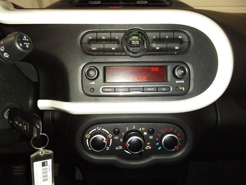 RENAULT TWINGO III 2019 - Photo n°16