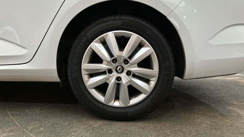 RENAULT MEGANE IV ESTATE 2022 - Photo n°9