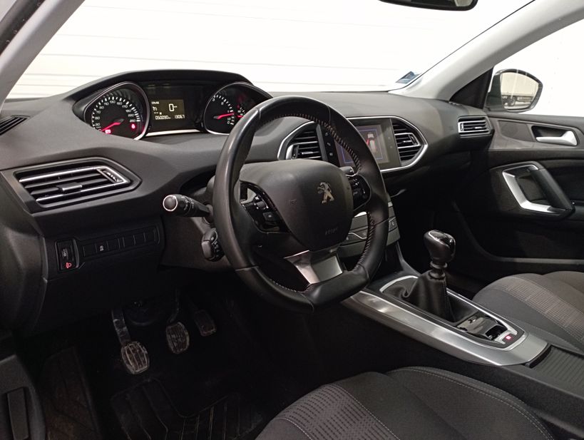 PEUGEOT 308 2020 - Photo n°12