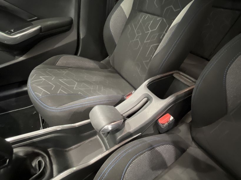 PEUGEOT 2008 2018 - Photo n°18