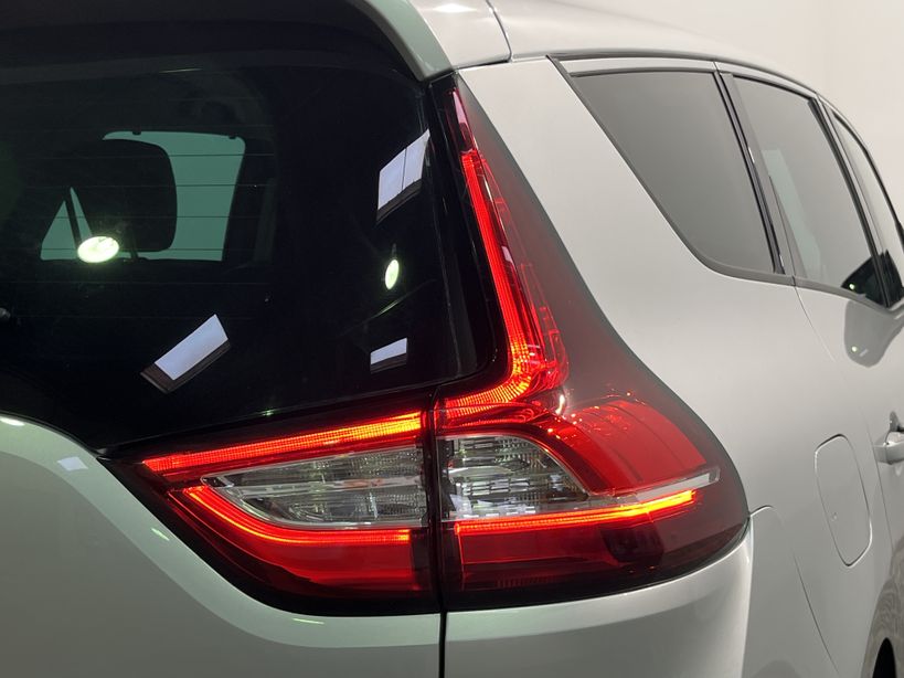 RENAULT GRAND SCENIC IV 2020 - Photo n°8