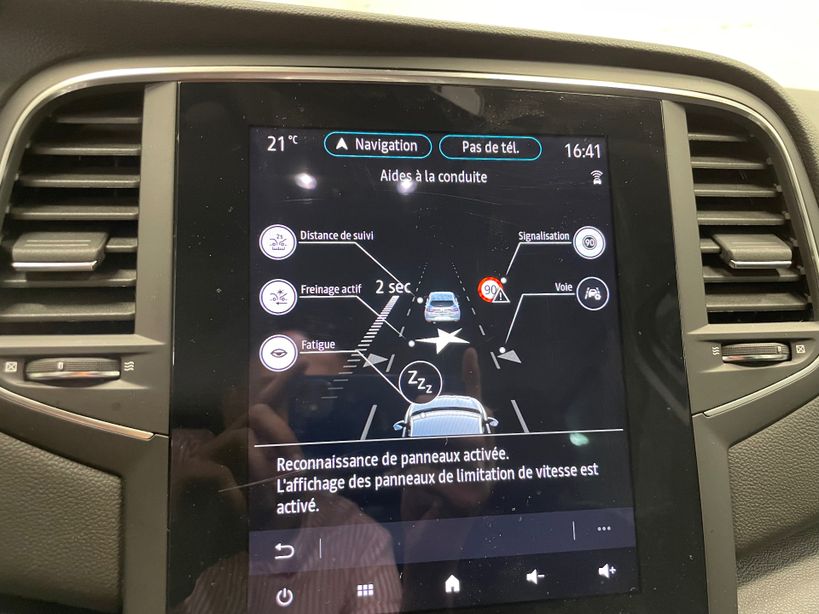 RENAULT MEGANE IV BERLINE 2022 - Photo n°28