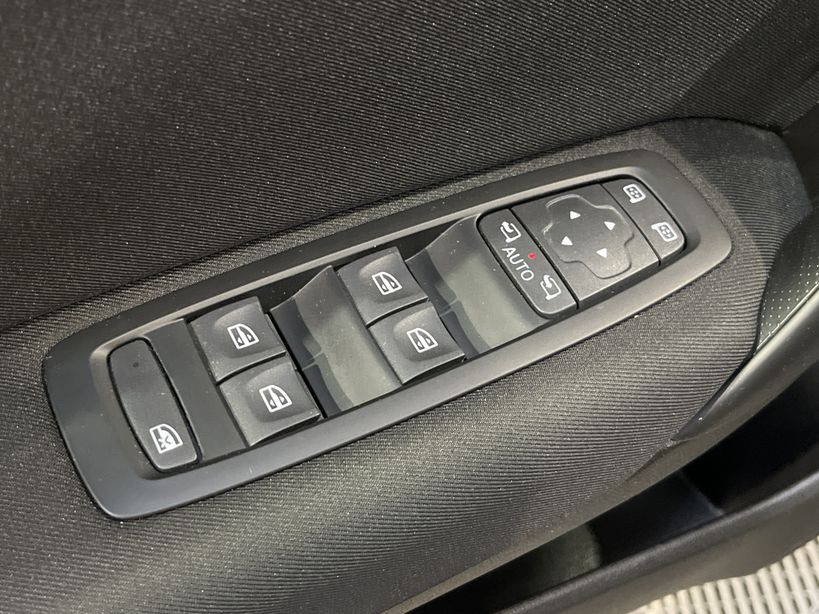 RENAULT MEGANE IV ESTATE BUSINESS 2019 - Photo n°34