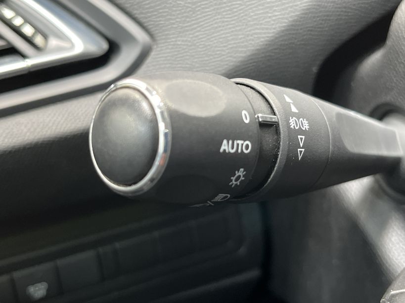 PEUGEOT 308 2015 - Photo n°28