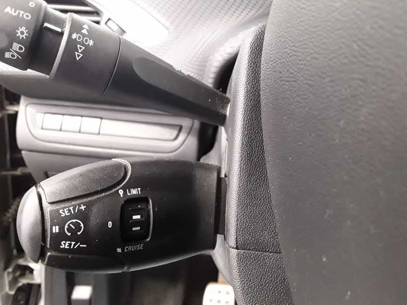 PEUGEOT 208 2016 - Photo n°13