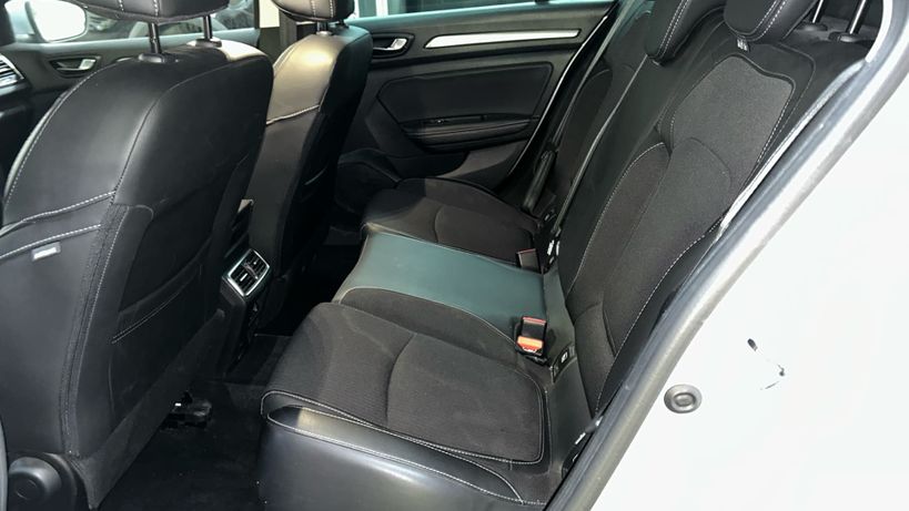 RENAULT MEGANE IV ESTATE 2022 - Photo n°11