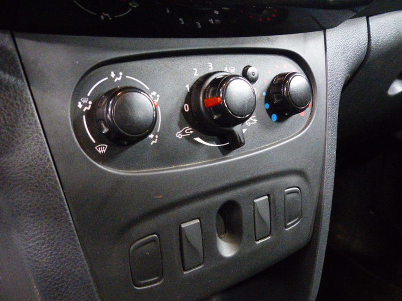 DACIA SANDERO 2018 - Photo n°14