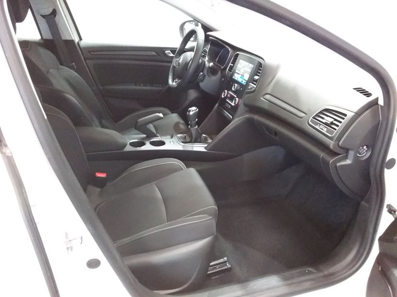 RENAULT MEGANE IV BERLINE BUSINESS 2020 - Photo n°7