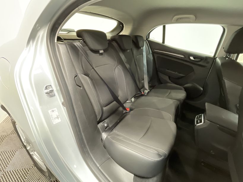 RENAULT MEGANE IV BERLINE 2022 - Photo n°39