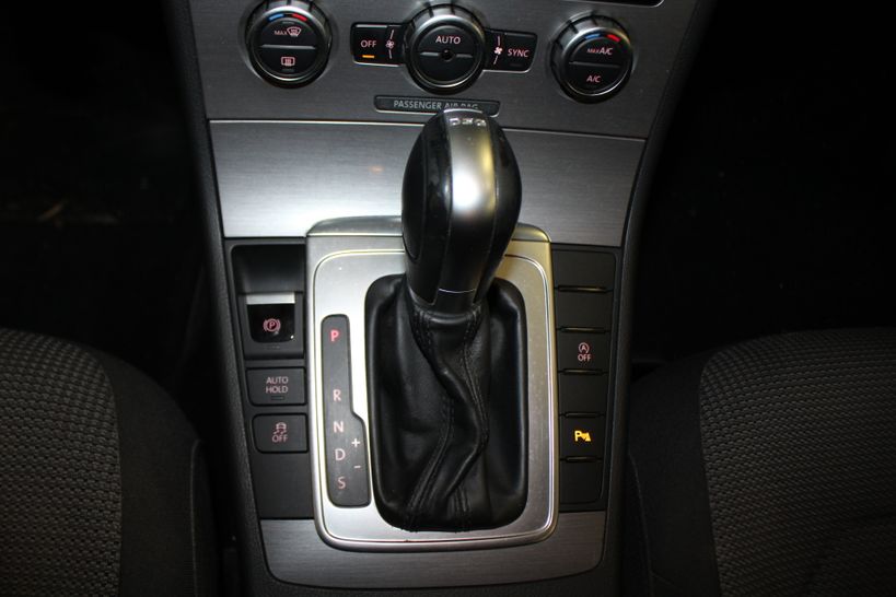 VOLKSWAGEN PASSAT SW BUSINESS 2014 - Photo n°26
