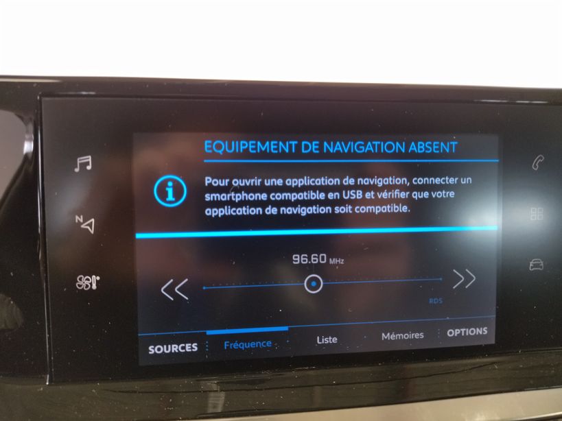 PEUGEOT 208 2022 - Photo n°16