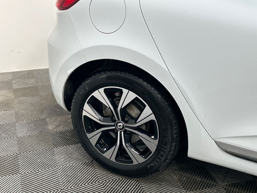 RENAULT CLIO V 2022 - Photo n°5