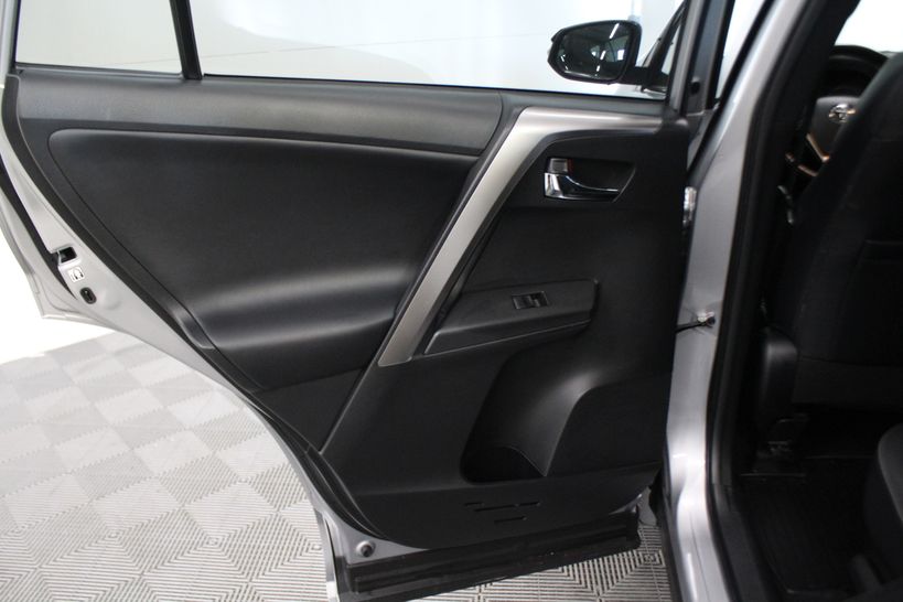 TOYOTA RAV4 HYBRIDE 2018 - Photo n°38