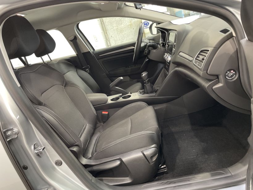 RENAULT MEGANE IV ESTATE 2021 - Photo n°32