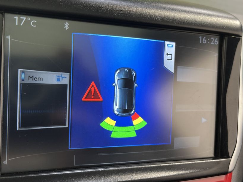 PEUGEOT 208 2014 - Photo n°13